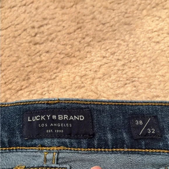 Men's Lucky Brand 412, 38x32 athletic slim fit jeans - Picture 3 of 4